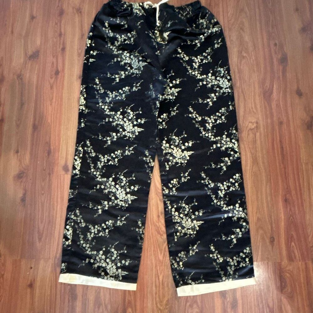 Kenji black gold floral Asian style pajama pants, silky size M Poly